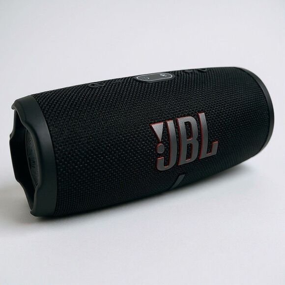 JBL Charge 5 Portable Bluetooth Speaker Black Wireless Waterproof Golf Beach - Picture 1 of 7